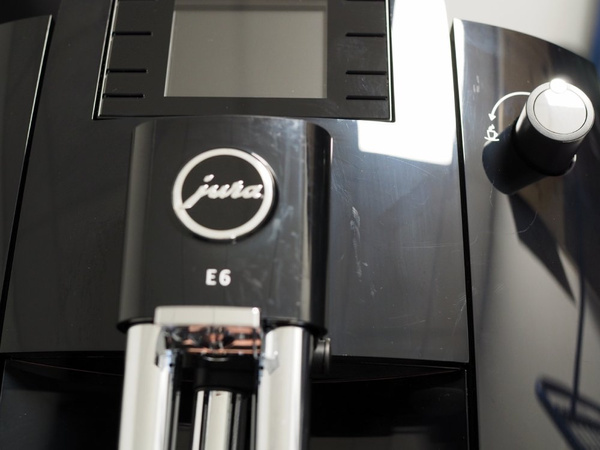 OUTLET 32451 - Ekspres do kawy Jura E6 Piano Black (EC)