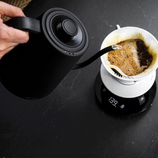 Czajnik elektryczny Wilfa Svart Pour WSPOK-1000B Czarny - 800 ml