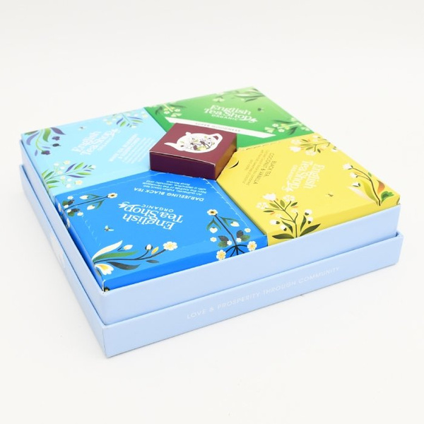 Zestaw herbat English Tea Shop Special Moments – 32 saszetek