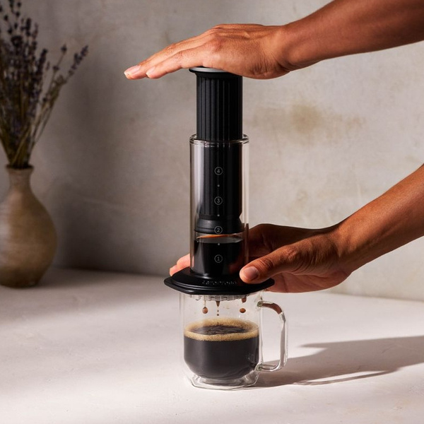 Zaparzacz do kawy AeroPress Premium Black - Czarny