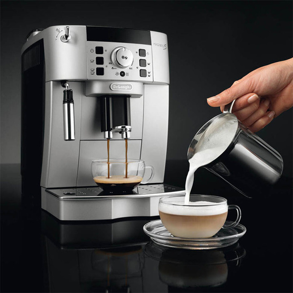 Ekspres do kawy DeLonghi Magnifica ECAM 22.110.SB - NIEDOSTĘPNY