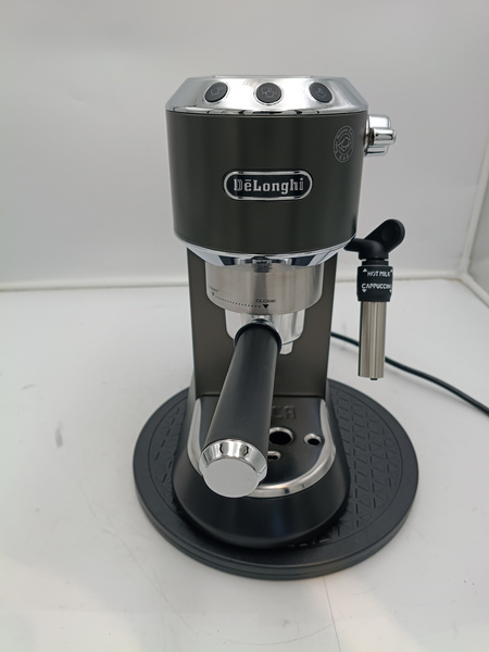 OUTLET 24351 - Ekspres do kawy DeLonghi EC 685.BK