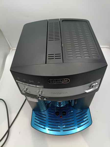 OUTLET 24566 - Ekspres do kawy DeLonghi Magnifica ESAM 3000.B
