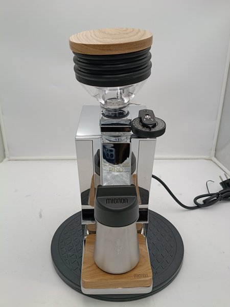 OUTLET 19684 - Młynek do kawy Eureka Mignon Single Dose PRO Chrome