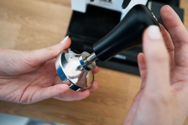 Regulowany tamper Eureka 58 mm - Czarny