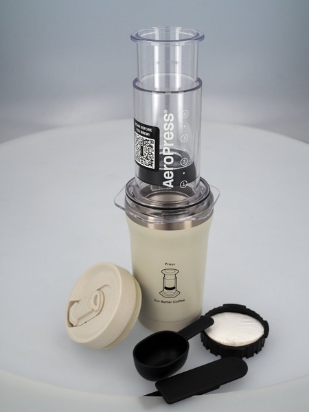 OUTLET - Zaparzacz do kawy AeroPress Go Plus - Kremowy