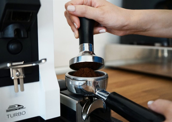 Regulowany tamper Eureka 53 mm - Dąb