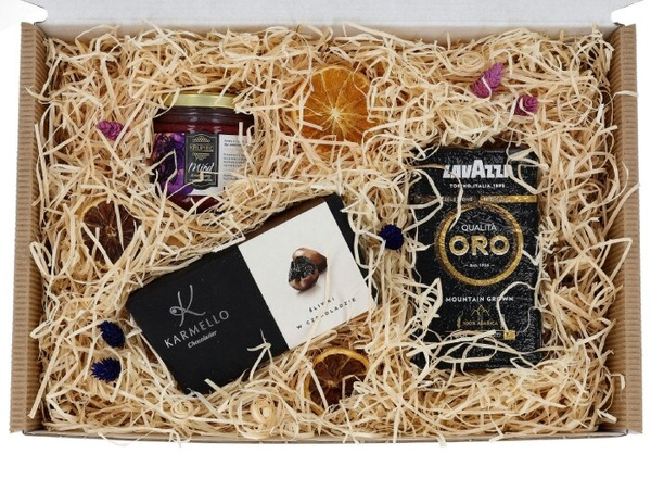 Zestaw prezentowy dla mamy - Kawa mielona, miód z czarną porzeczką i śliwki w czekoladzie