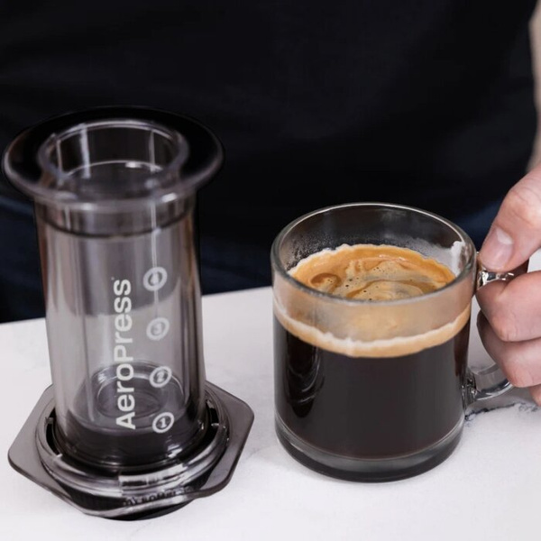 Zaparzacz do kawy AeroPress Clear - Czarny