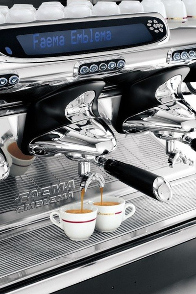 Ekspres do kawy Faema Emblema RS półautomatyczny 3-grupowy - NIEDOSTĘPNY 