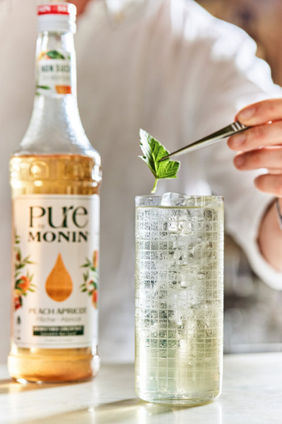 Syrop bez dodatku cukru PURE by MONIN - Brzoskwinia Morela 0,7 L