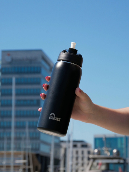 Butelka termiczna na wodę Majestic Sport Delta 750 ml - Czarna