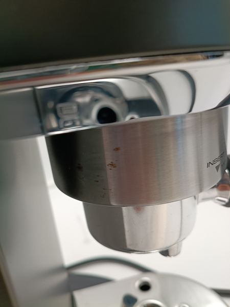 OUTLET 7325 - Ekspres do kawy DeLonghi EC 685.BK
