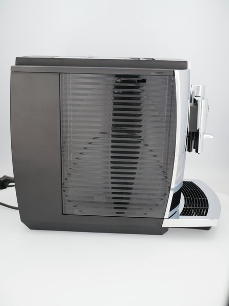 OUTLET 6992 - Ekspres do kawy Jura E8 Chrome (EC) - LIMITOWANA EDYCJA