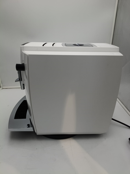 OUTLET 20315 - Automatyczny ekspres do kawy JURA E6 Piano White 2020