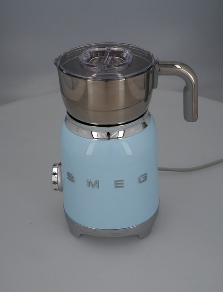 OUTLET 6581 - Spieniacz do mleka Smeg MFF11PBEU - Błękitny