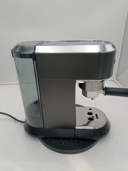 OUTLET 24351 - Ekspres do kawy DeLonghi EC 685.BK