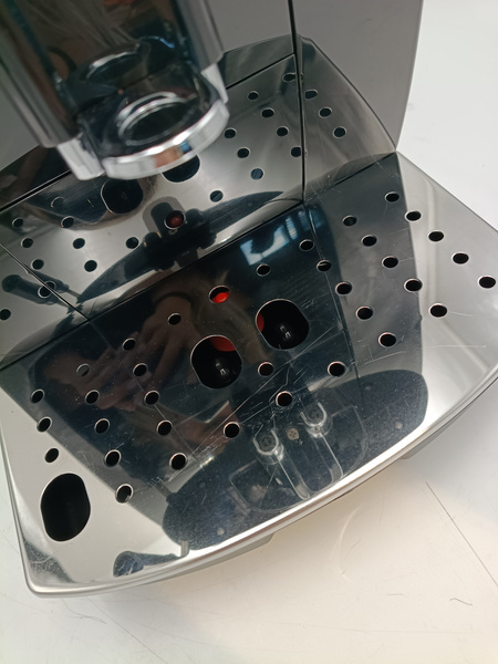 OUTLET17655 - Ekspres do kawy DeLonghi Magnifica ECAM 22.110.B