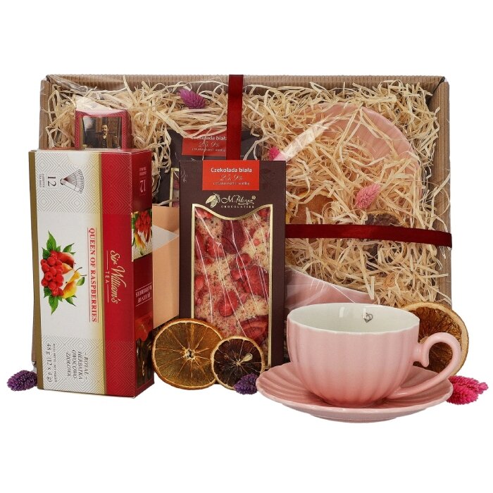 Zestaw prezentowy z różową filiżanką, herbatą i różową czekoladą